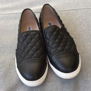 Steve Madden "Zaander" quilted leather sneaker 9.5